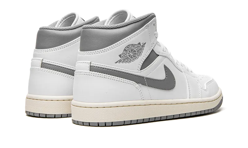 Air Jordan 1 Mid White (554724-135)