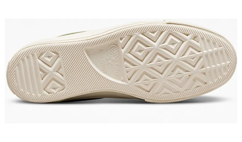 converse-sneaker A01333C