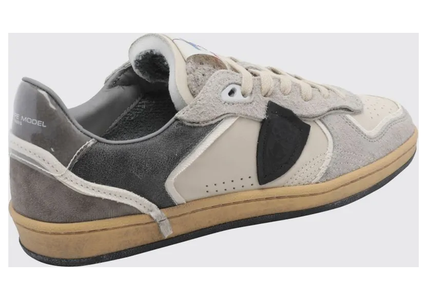 Philippe Model Pgal Suede Calfskin Low-Top Sneakers with Perforated Toe Grey (PGLUVXE3) (2)