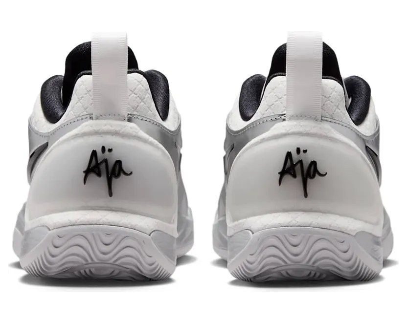 Nike A’Two “Mirrored” (IR4504-100): chroom voor het WNBA All-Star-weekend (6)