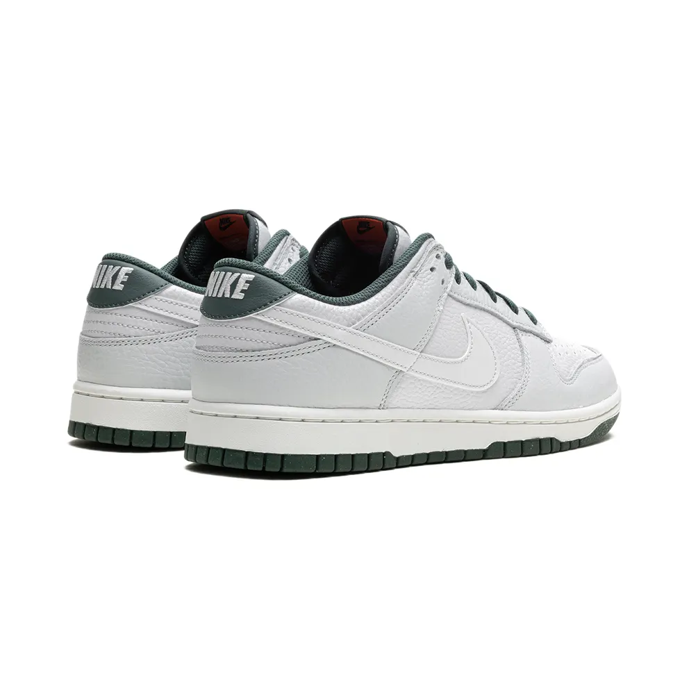 Nike DUNK LOW “VINTAGE GREEN” (HF2874-001)