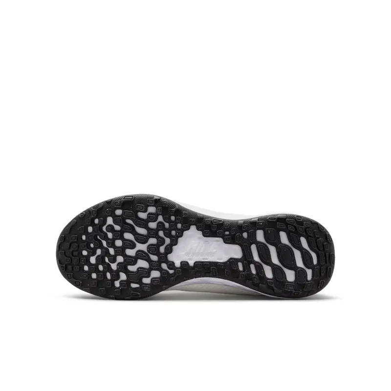 Nike Revolution 6 NN Older Kids’ Road Running White (DR9980-115)