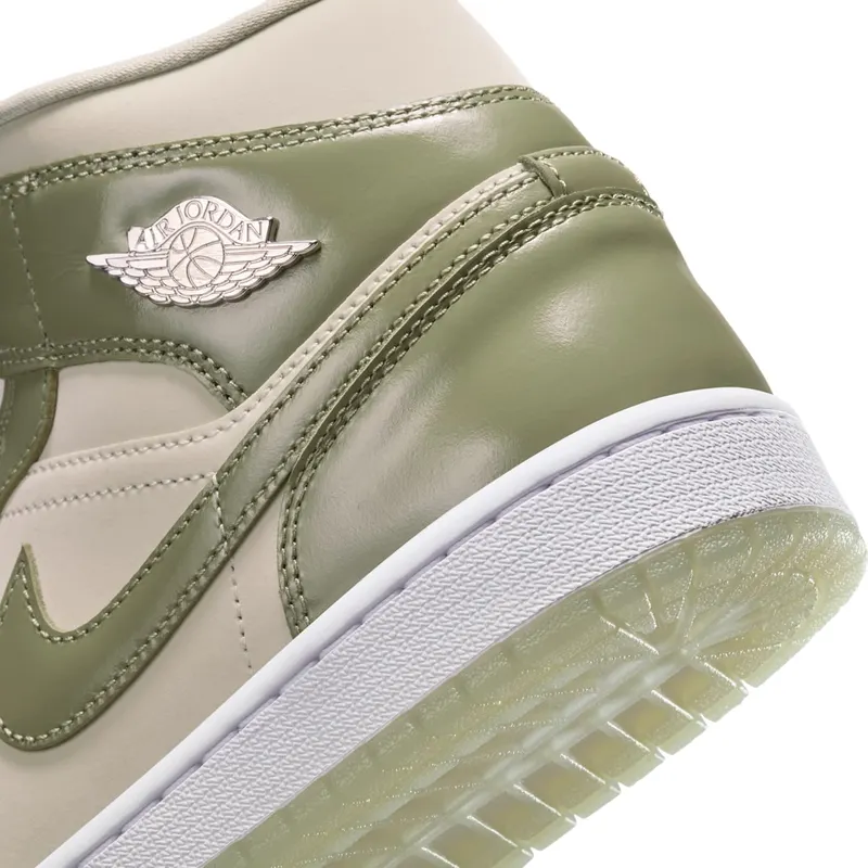 air-jordan-1 HF4079-003