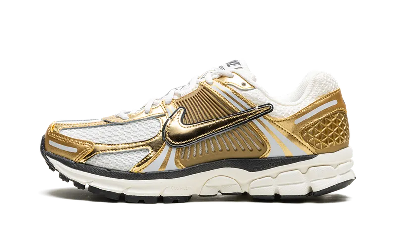 Nike Zoom Vomero 5 “Metallic Gold” (HF7723-001)