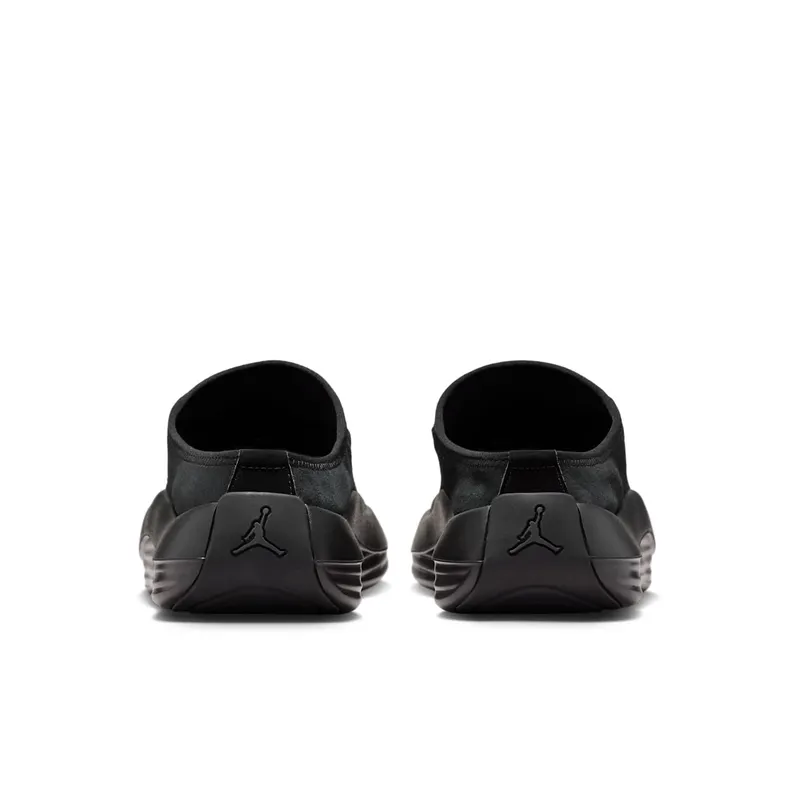 Jordan Future Mule – “Black / Dark Smoke Grey” (HV5073-005)