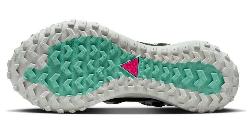 nike-acg DO9334-100