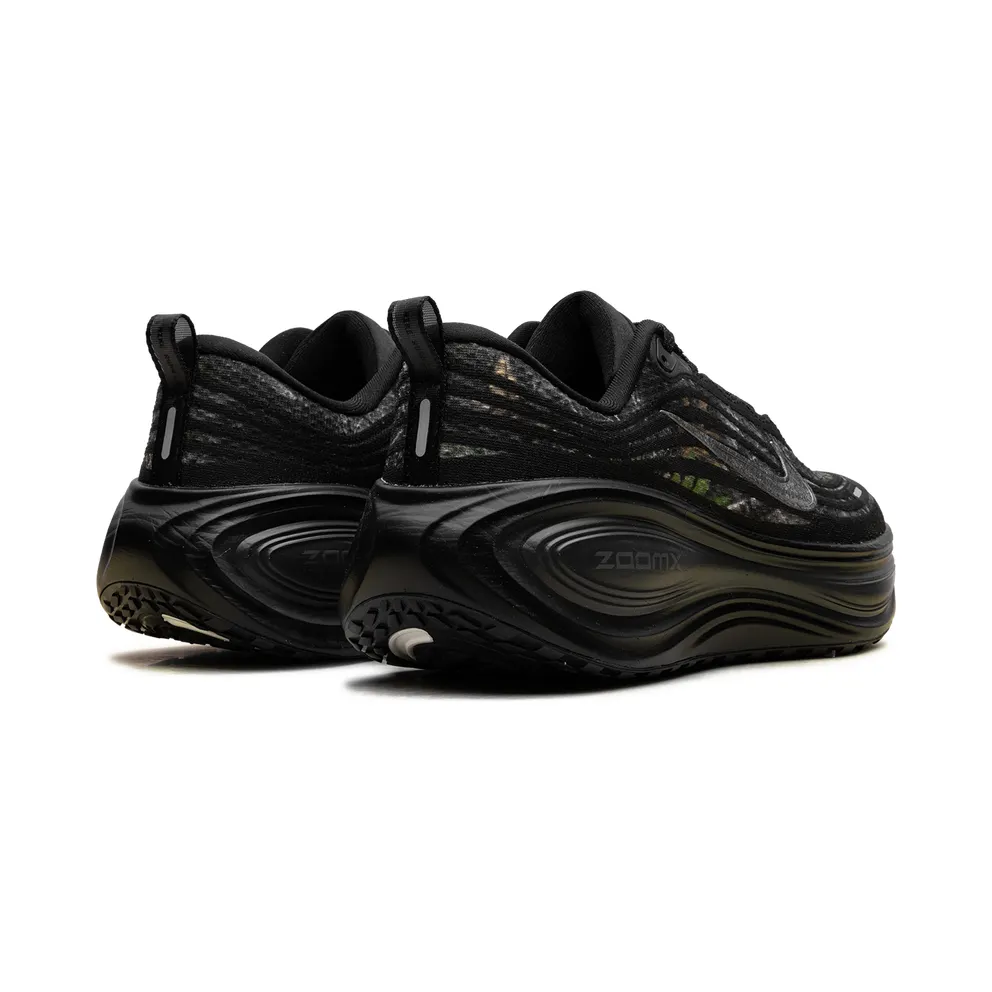 Nike Vomero Plus “Black / Dark Smoke Grey / Anthracite / Metallic Dark Grey” (IM3985-001)