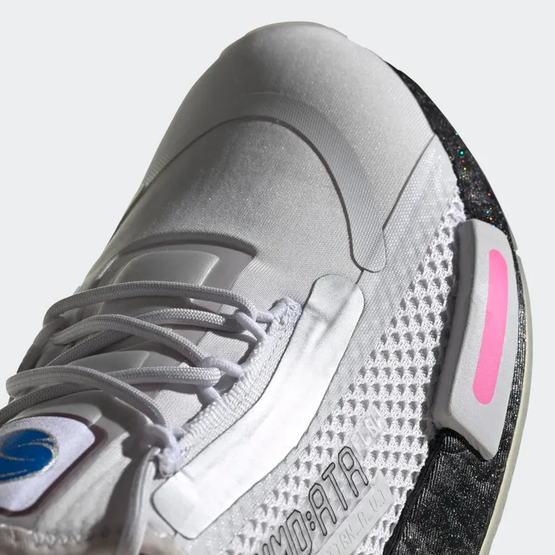 adidas NMD_R1 Spectoo Dash Grey / Core Black / Screaming Pink (FY9044)