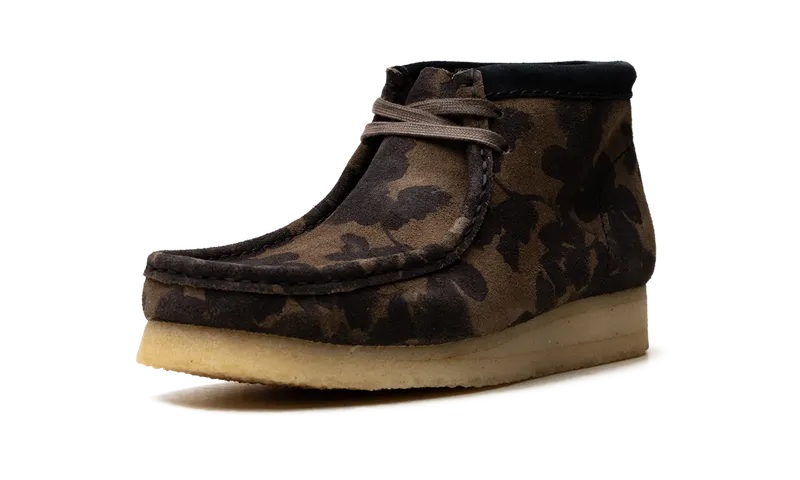 Clarks Wallabee Boot “Black/Khaki” (26174035)