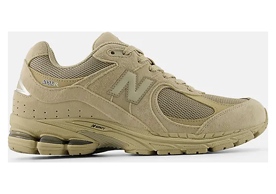 New Balance 2002R “Stoneware Silver”: hype die wel klopt
