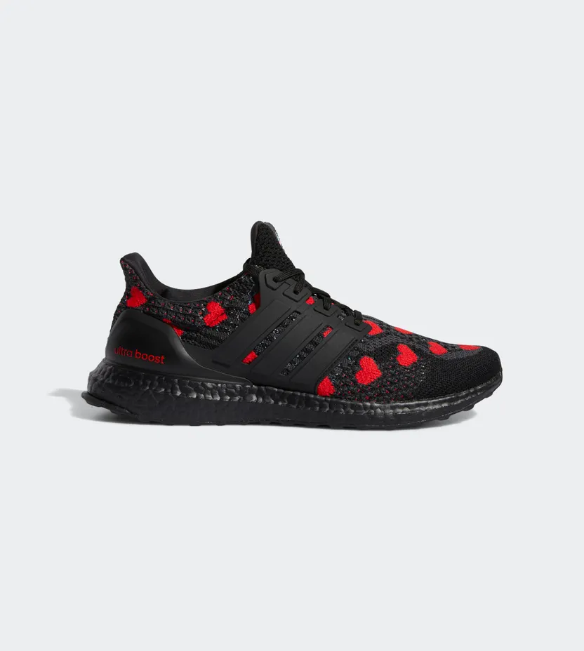 adidas Ultraboost 5.0 DNA Core Black / Core Black / Vivid Red (GX4105)