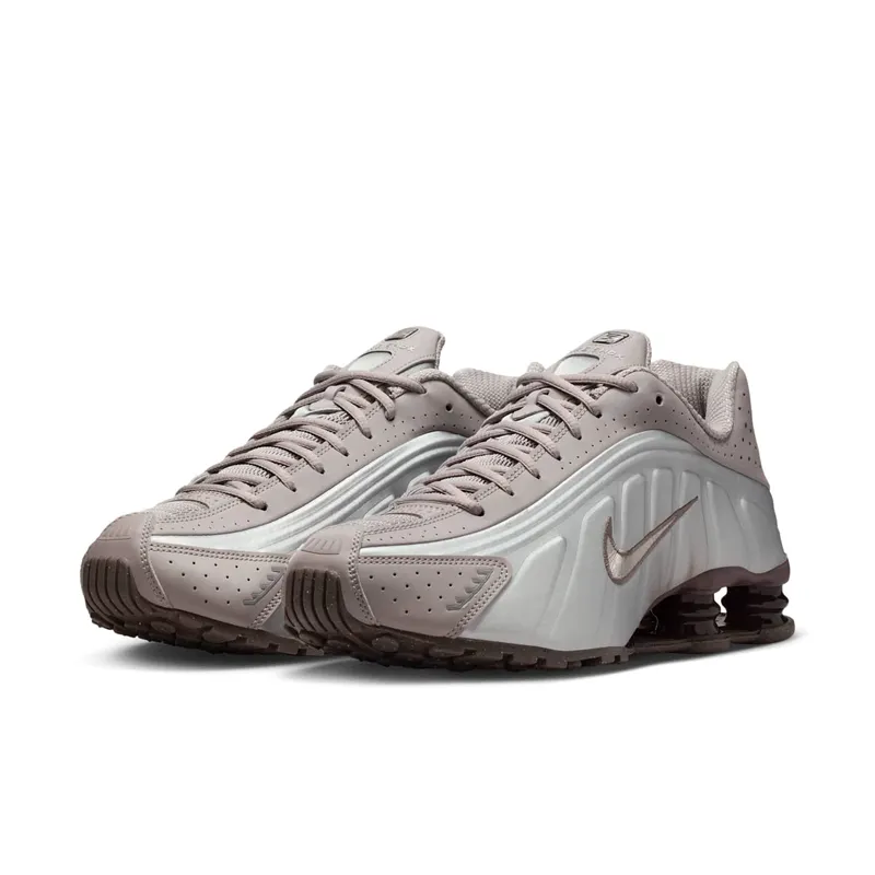 Nike Shox R4 “Cave Stone” (HQ1988-200)