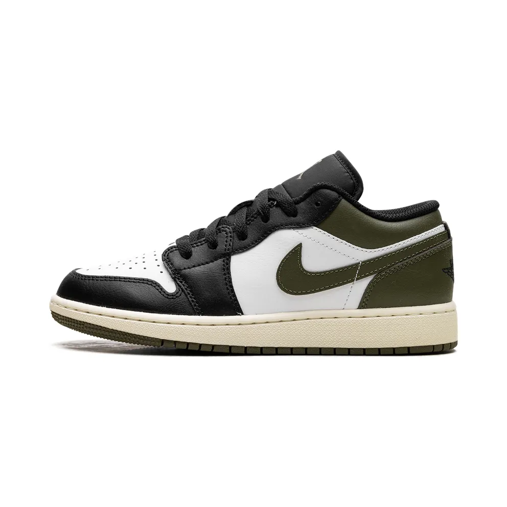Jordan 1 Low GS “Black Toe Medium Olive” (553560-092)