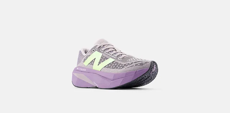 NEW BALANCE FuelCell SuperComp Trainer v3 “TRUFFLE SALT / CANDIED VIOLET” (WRCX7RC)