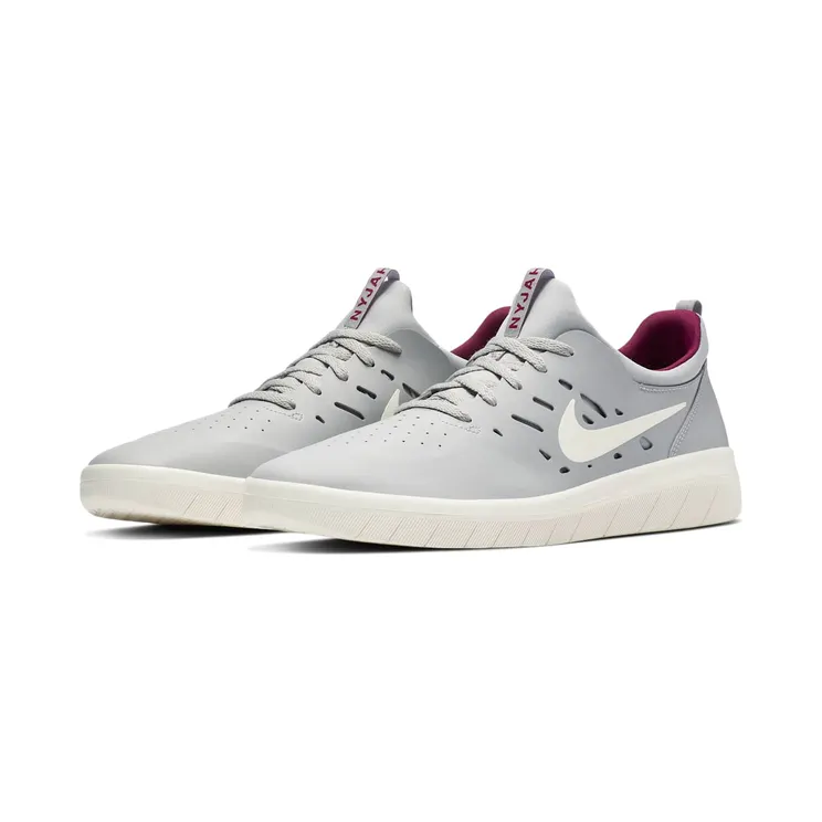 nike-free AA4272-004