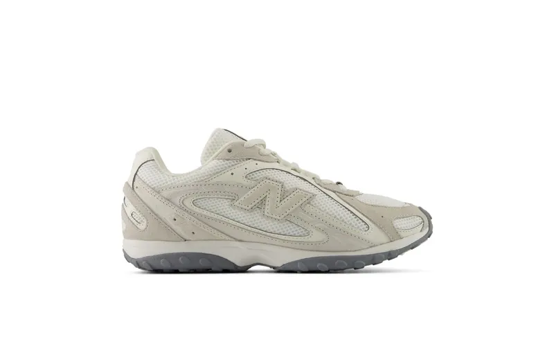 New Balance 204L “Angora Linen” (U204LCCB)