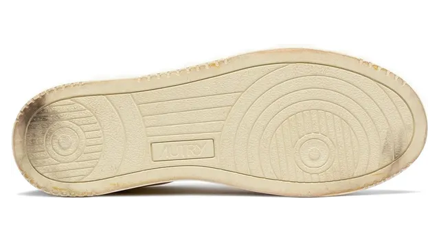Autry Medalist Super Vintage Perforated-toe “White/Black” (AVLM SV06) (4)