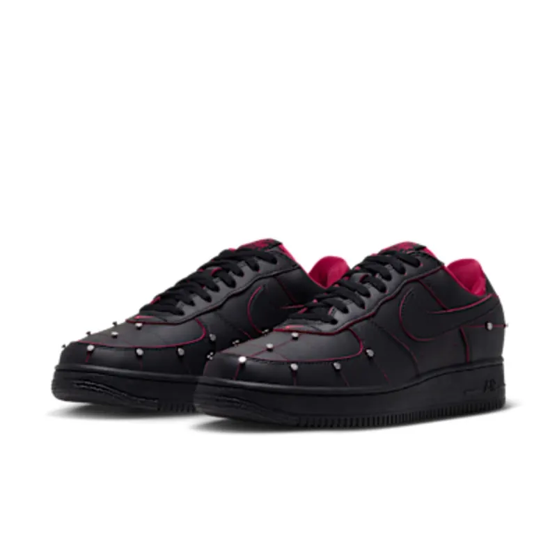 Air Force 1 ’01 “Nightmare”: de studs zijn het hele verhaal (5)