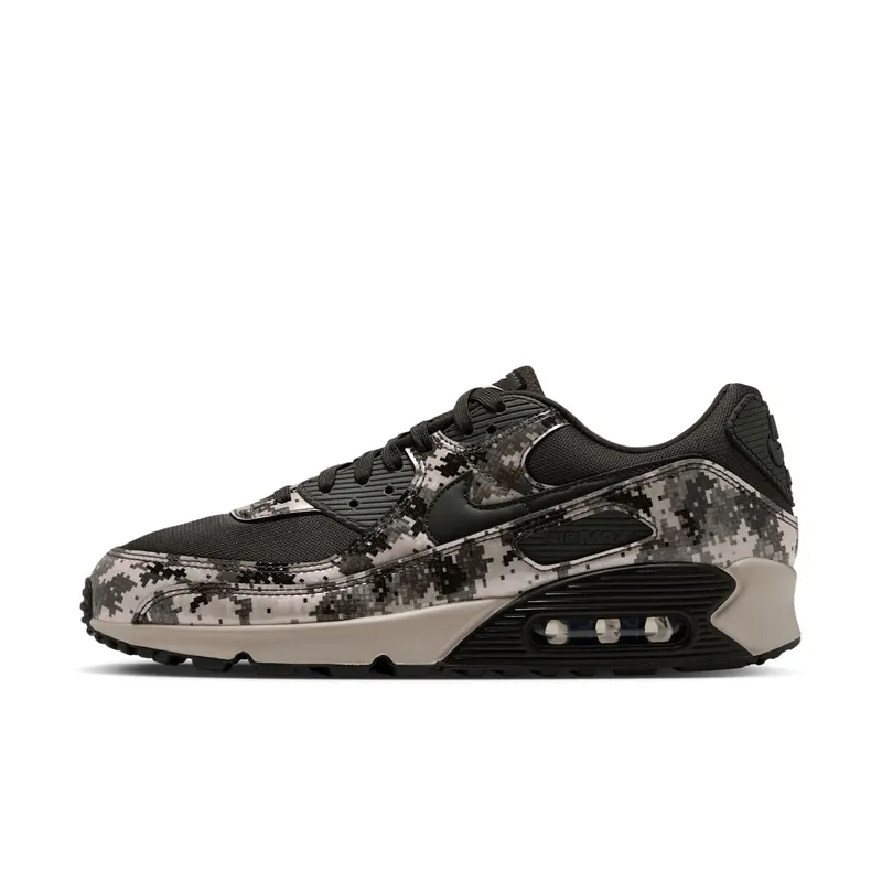 Nike Air Max 90 ‘Digi Camo’ (IZ4713-355): digitale camouflage op een klassieker
