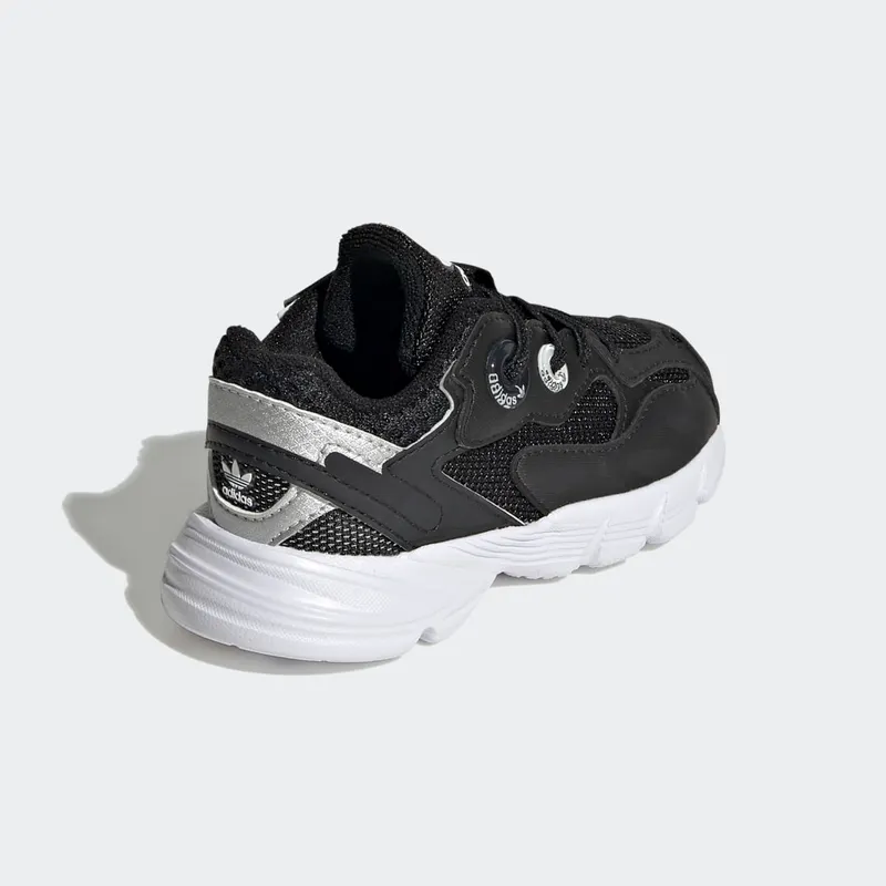 Adidas Astir Core Black / Core Black / Cloud White (GY6664)