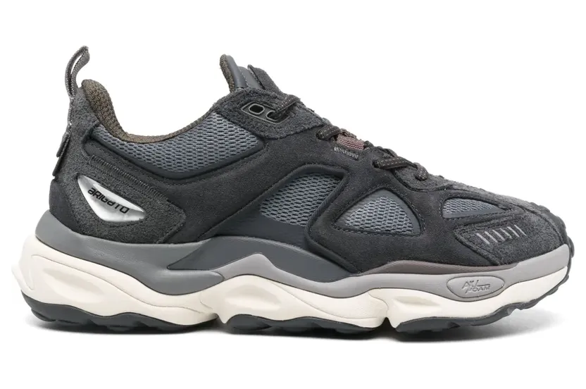 Axel Arigato Satellite Runner “Black” (F2557001)