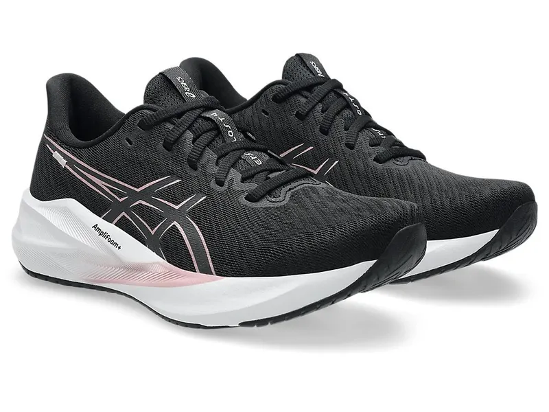 ASICS VERSABLAST 4 “Black / Morganite” (1012B775-003)