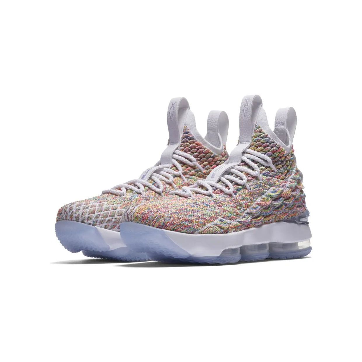 nike-lebron-15 922811-900