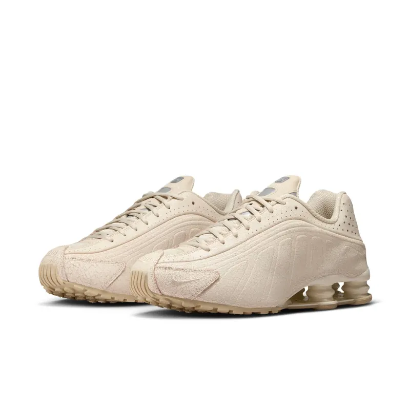 Nike Shox R4 “Natural Metallic Silver” (IO4544-100)