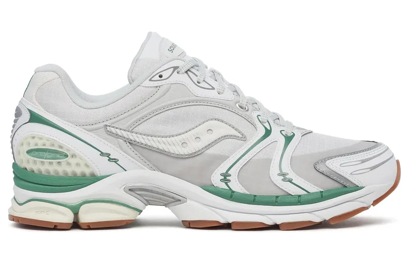 SAUCONY ProGrid Triumph 4 “Light Tan / Green” (S70935-2)