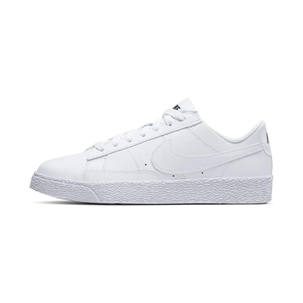 Nike Blazer Low Older Kids’ White (555190-102)