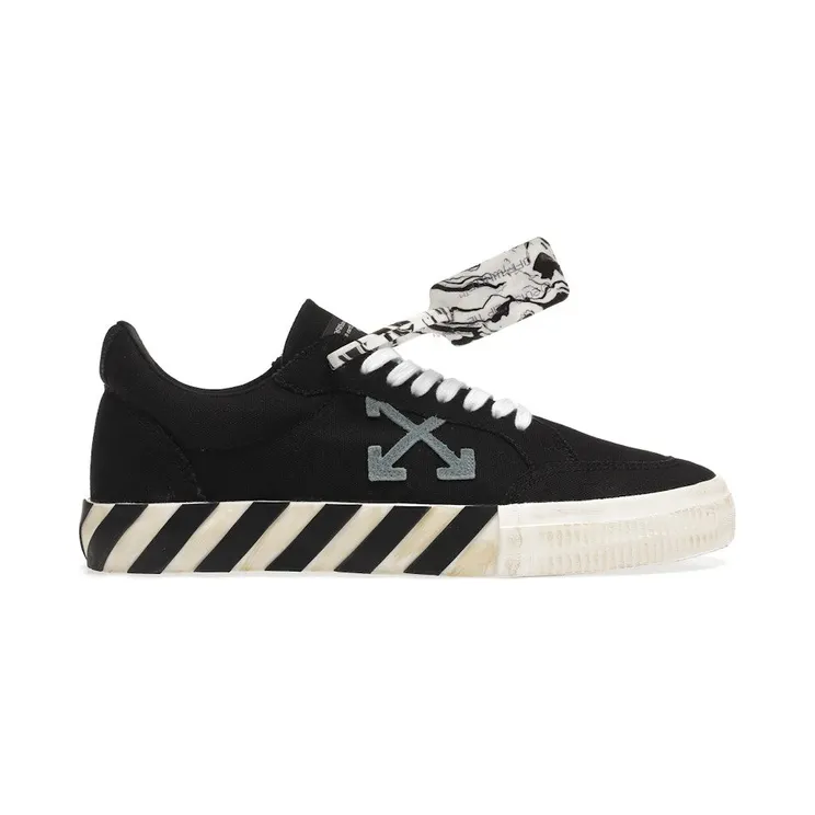 OFF-WHITE Vulc Low Black Light Blue Arrow (OMIA085F21FAB0011045)