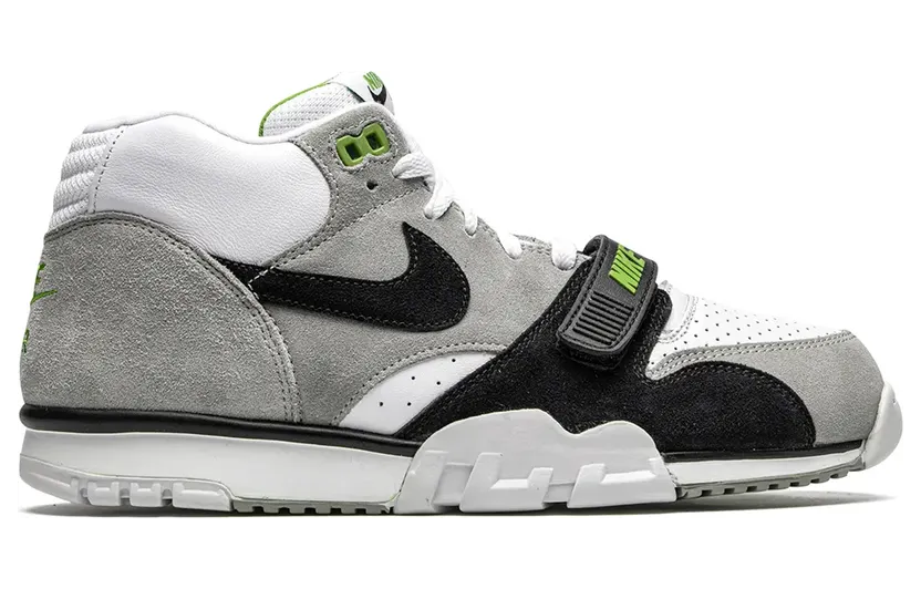 nike-air-trainer CW8604