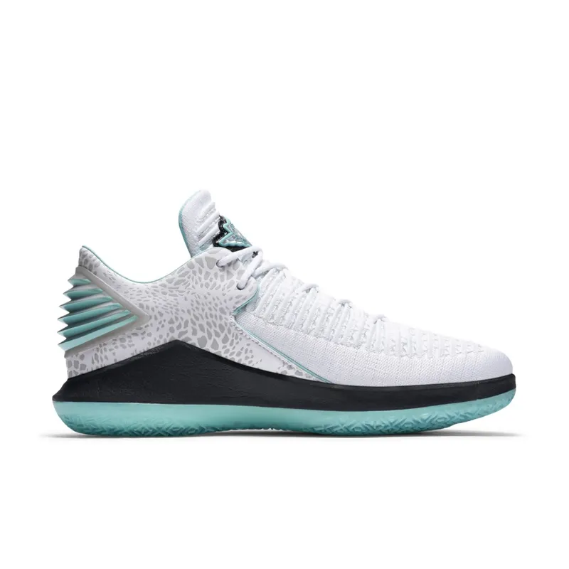Jordan XXXII Low Guo Ailun PE White/Black-Metallic Silver-Multi-Color (AH3347-101)