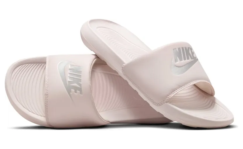 nike-victori-one CN9677-600