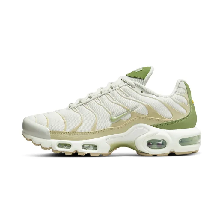 Nike Air Max Plusen Grey “Light Bone / Alligator / Limestone / Honeydew” (DX8954-001)