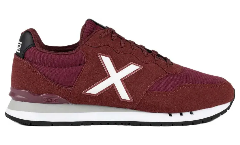 Munich Dash Red (415028739)