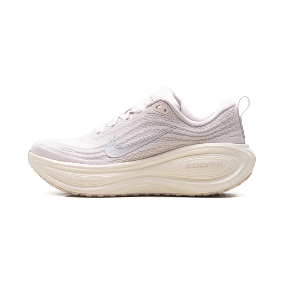 Nike Vomero Plus “Silt Red Stardust” (HV8154-605)