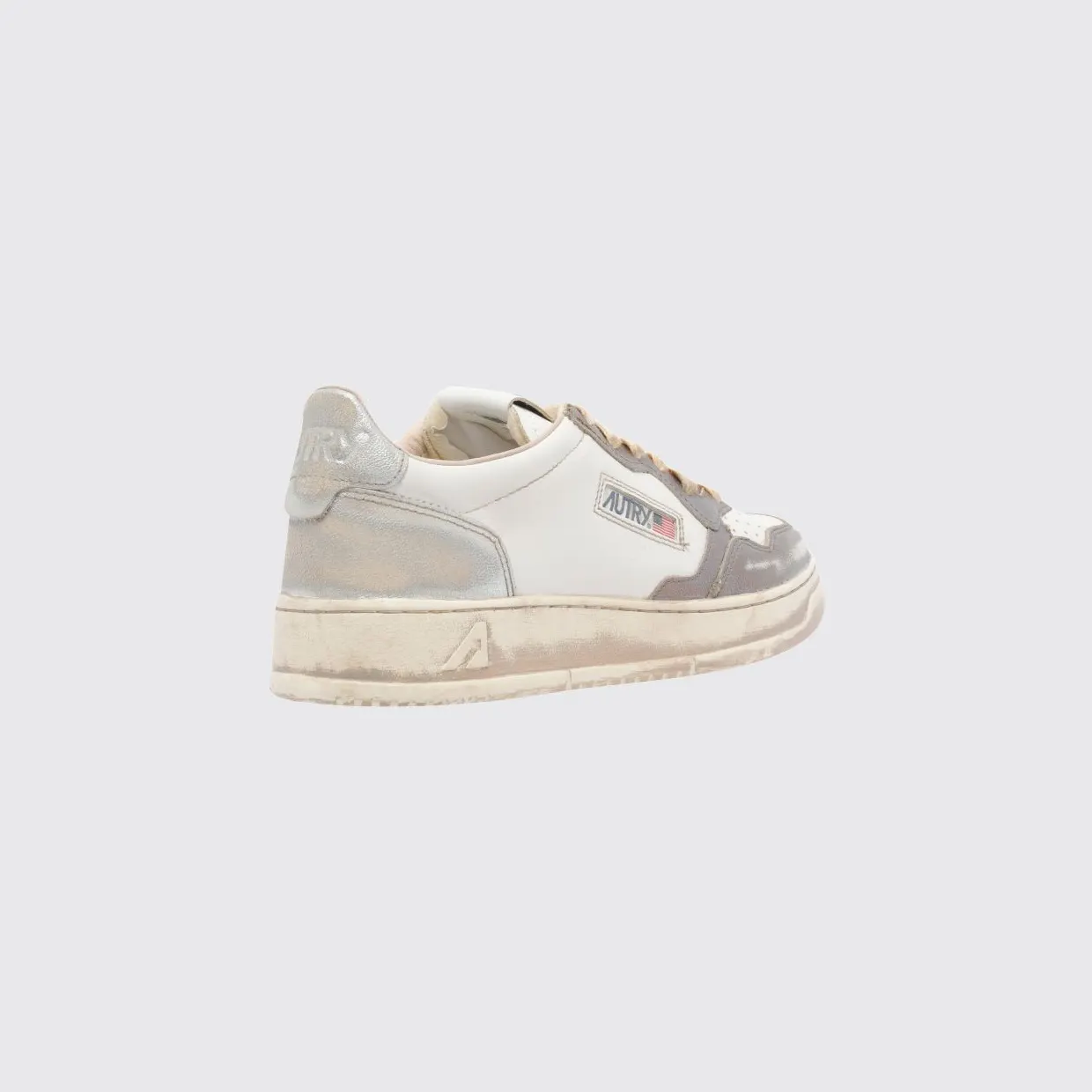 Autry Medalist Low Super Vintage Calfskin Sneakers with Worn Effect Cream (AVLMMT08) (2)