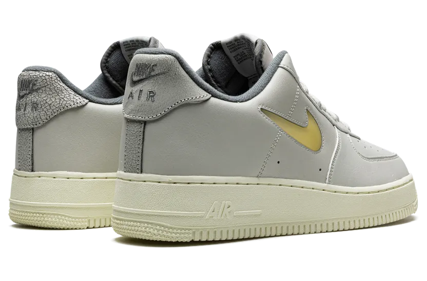 nike-air-force DC8894-001