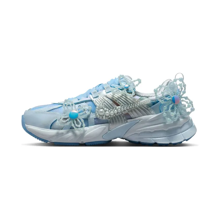 Nike V2K Run “Susan Fang” (IB7426-400)