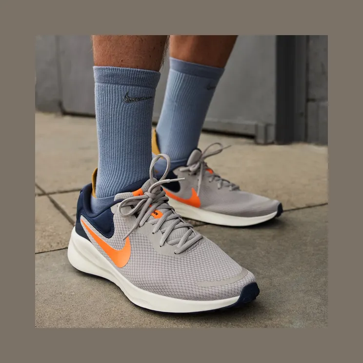nike-revolution FB2207-009
