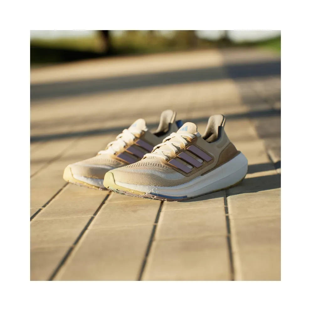 adidas Ultra Boost Light Crystal Sand Preloved Fig Blue Burst (IE5834)