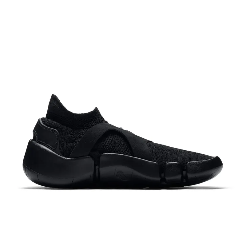 Nike Footscape Flyknit DM Triple Black Black/Black-Black (AO2611-003)