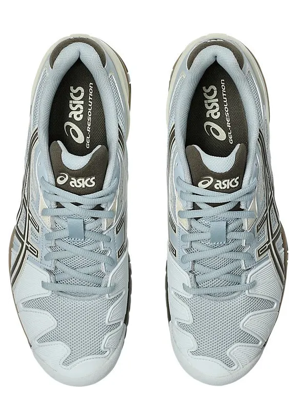 Asics Gel-Resolution 5 “Storm Cloud Sepia Brown”: storm op straat (6)