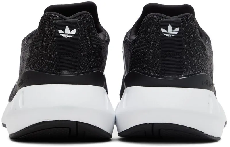 Adidas Swift Run 22 Core Black / Cloud White / Grey Five (GZ3496)