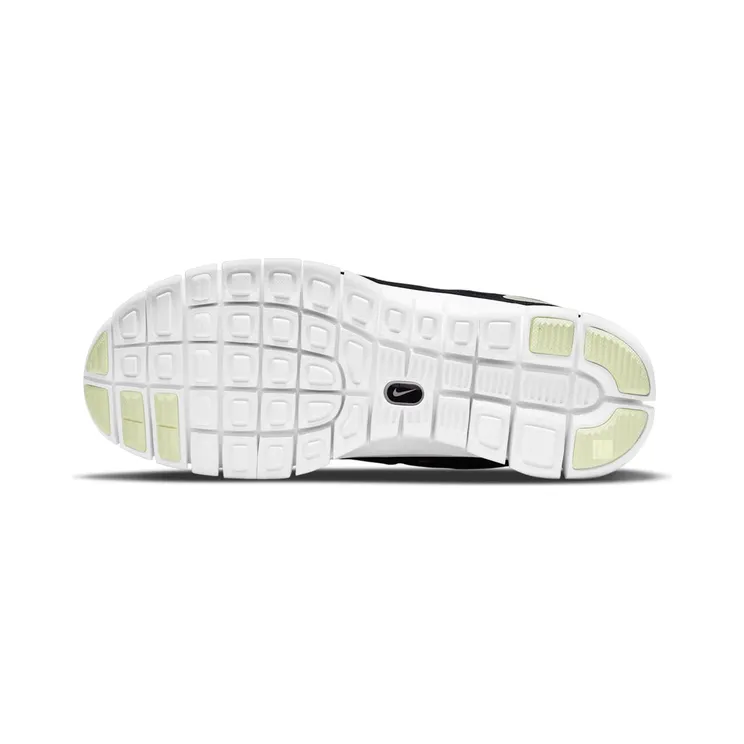 nike-free DM9057-002