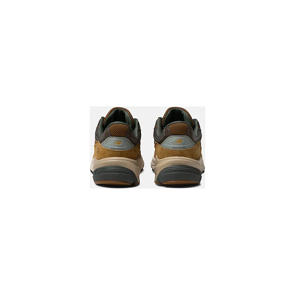 New Balance 990v6 Carhartt WIP Sculpture Center (M990CH6)