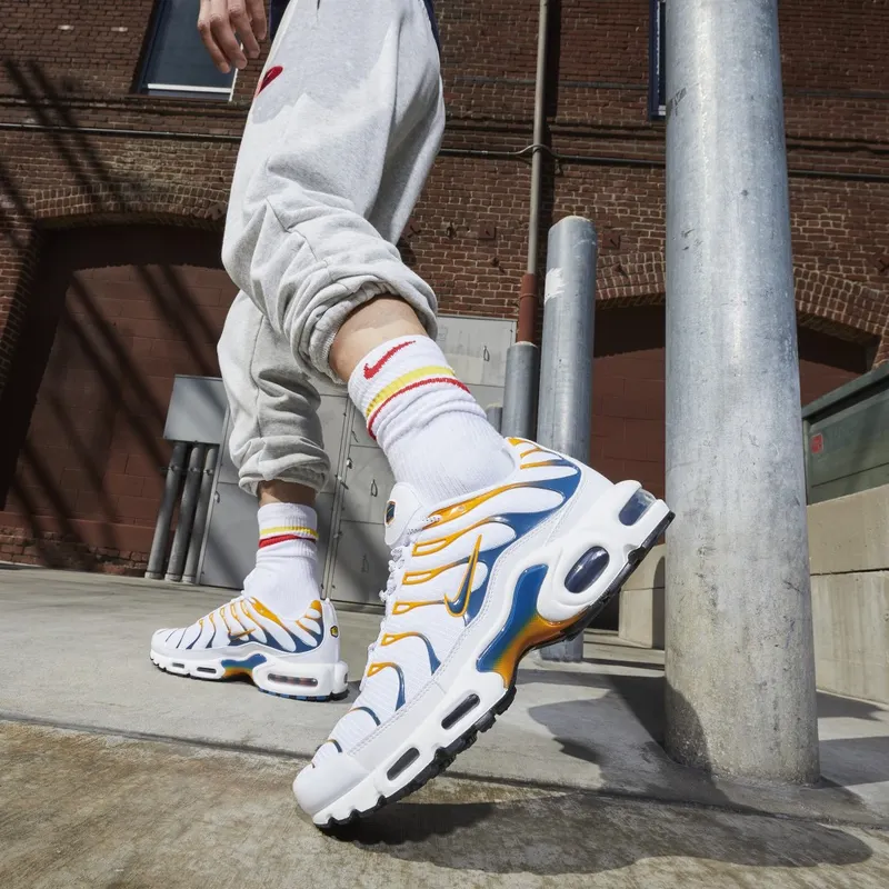 Nike Air Max Plus Hiking Carabiner White Kumquat Marina (DV3507-100)