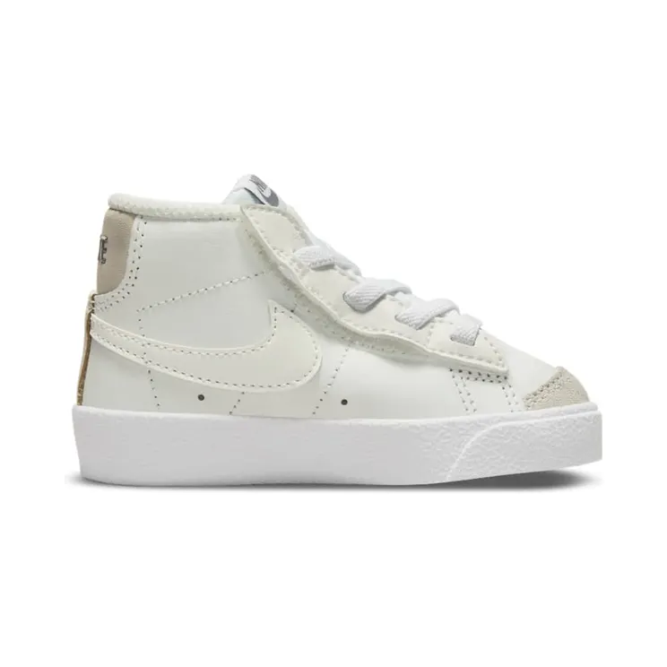 nike-blazer DA4088-104