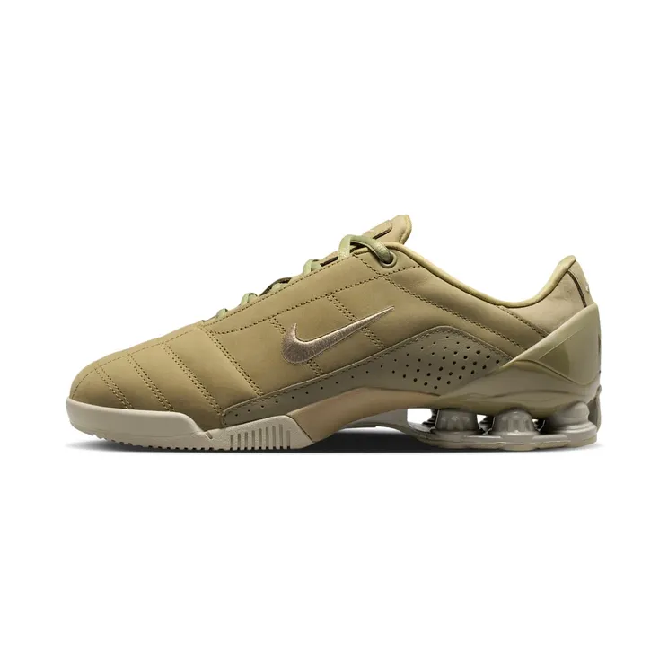 Nike T90 Shox WMNS Magia “Neutral Olive / Matte Olive / Stone / Metallic Silver” (IO9934-200)